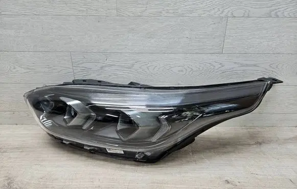 KIA Ceed Headlight/headlamp 92101J7500