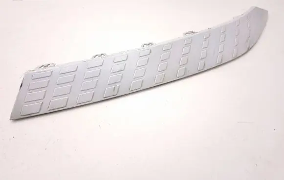 Front bumper splitter molding