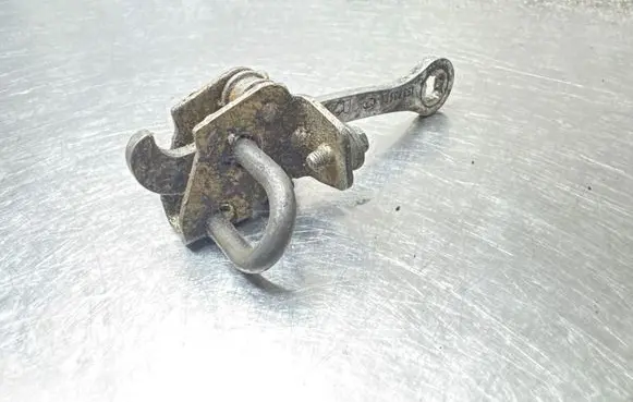 Opel Vectra B Rear door check strap stopper 90508651