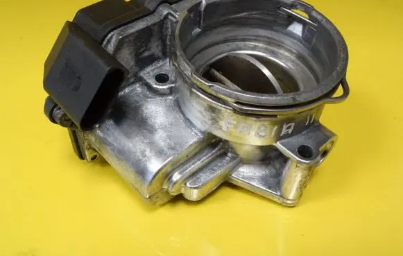 Skoda Fabia Mk1 (6Y) Throttle body valve 03G128063G