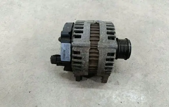 Volkswagen PASSAT B6 Generator/alternator 0121715003
