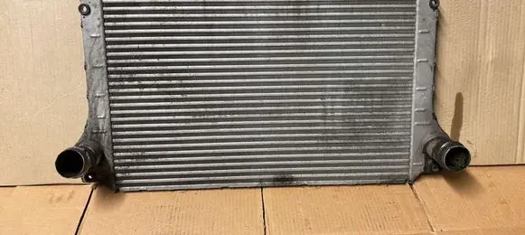 Toyota Avensis T250 Intercooler radiator