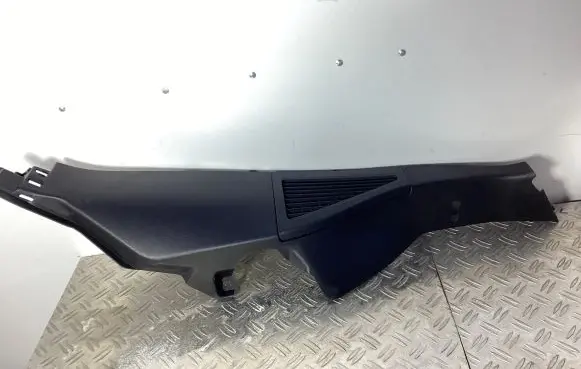 Lexus CT 200H Rear seat side bottom trim 6255176010