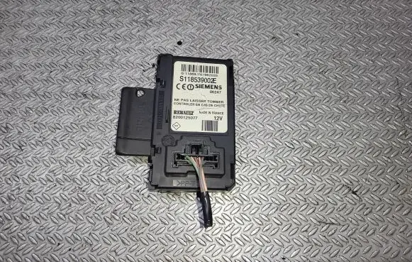 Renault Scenic II - Grand scenic II Ignition key card reader 8200125077