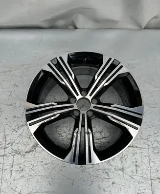 Volvo XC40 R19 alloy rim 