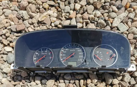 Nissan X-Trail T30 Speedometer (instrument cluster) EQ370FK