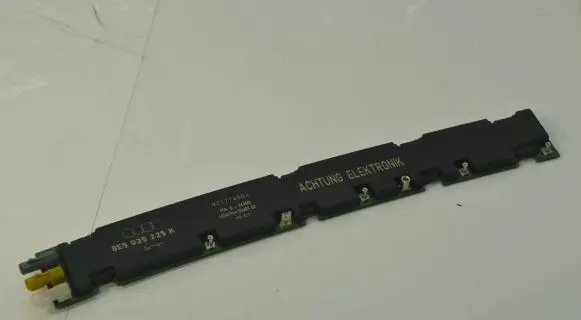 Audi A4 S4 B7 8E 8H Antenna control unit 8E5035225K