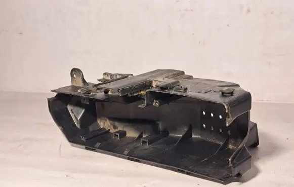 Volvo V70 Fuse box cover 9494210