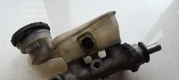 Honda CR-V Master brake cylinder