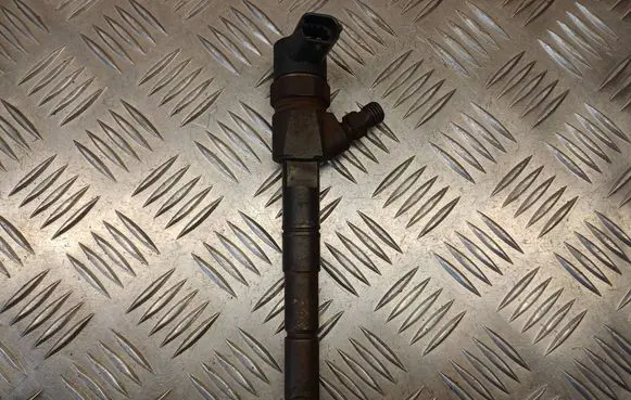 Opel Insignia A Fuel injector 0445110327