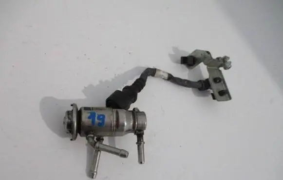 Fiat 500X AdBlue injector 55283500 04619401001