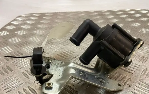 Volvo XC90 Electric auxiliary coolant/water pump 31686005