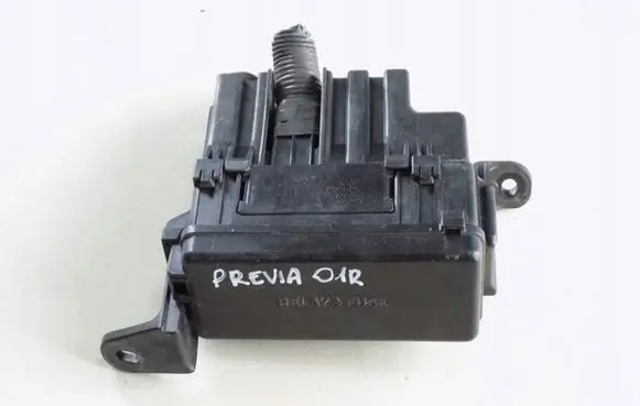 Toyota Previa (XR30, XR40) II Fuse module 8262228020