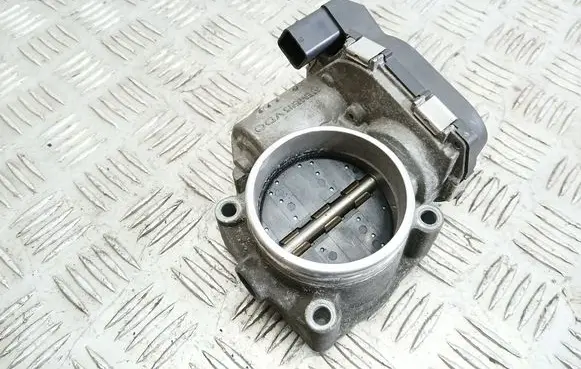 BMW 1 E82 E88 Throttle valve 7561066