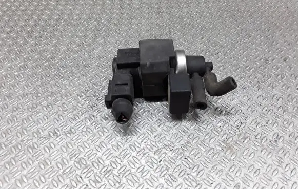 Audi A4 S4 B6 8E 8H Turbo solenoid valve 4E0906628