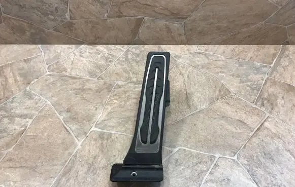 BMW 5 G30 G31 Accelerator throttle pedal 6871053
