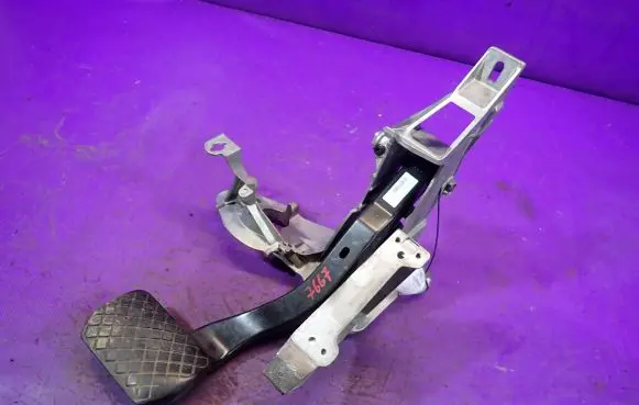 Audi A6 Allroad C6 Brake pedal 4F1723117B