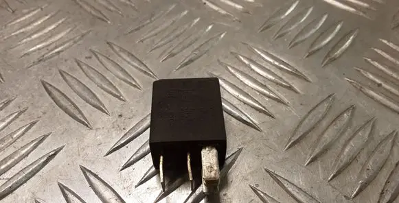 Audi A4 S4 B7 8E 8H Other relay 8Z0951253