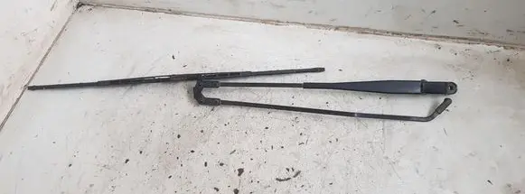 Toyota Aygo AB10 Front wiper blade arm 