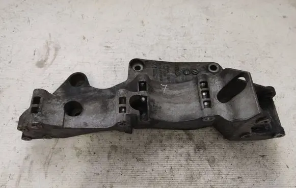 Volkswagen Transporter - Caravelle T5 Generator/alternator bracket R045903143C