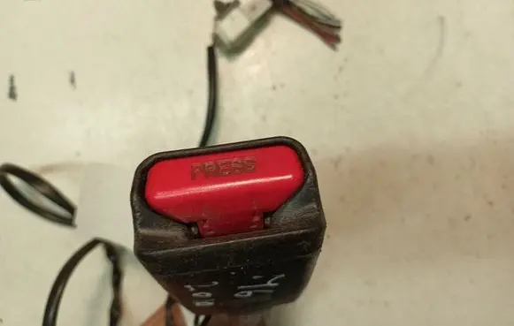 Mazda 6 Front seatbelt buckle 100907BC