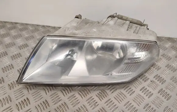 Skoda Octavia Mk2 (1Z) Headlight/headlamp 1Z1941017P