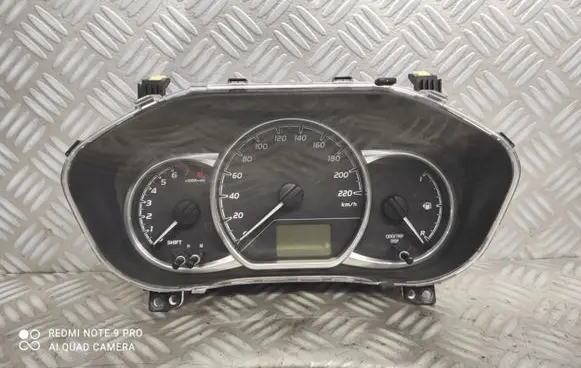 Toyota Yaris Speedometer (instrument cluster) 83800F5240