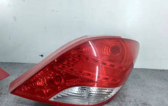 Peugeot 207 Rear/tail lights 9686565980