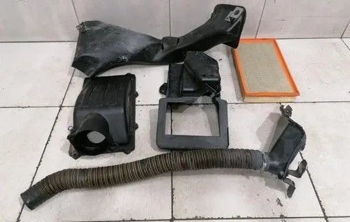 Ferrari 458 Air filter cleaner box bracket assembly