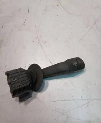BMW 5 E39 Indicator stalk 8352172 0110041C