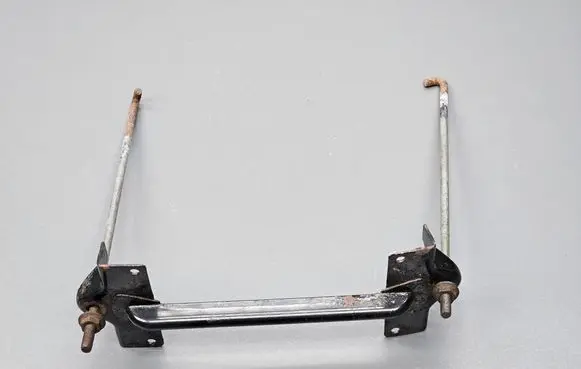 Peugeot 4007 Battery bracket 