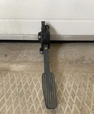 Volvo V70 Accelerator throttle pedal 30715175 6PV00954800