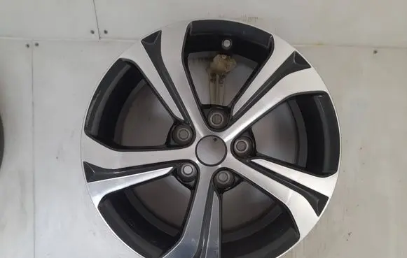 Nissan Pulsar R16 alloy rim 32L3A