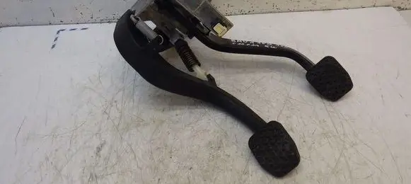 BMW 1 F20 F21 Brake pedal 6761310