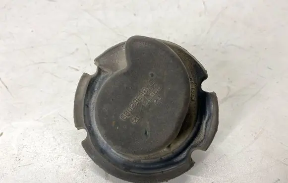 Jeep Grand Cherokee Rear coil spring rubber mount 68029688AE 61368