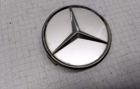 Mercedes-Benz C W203 Original wheel cap 2204000125