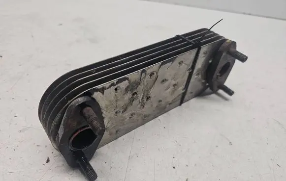 Oil filter mounting bracket