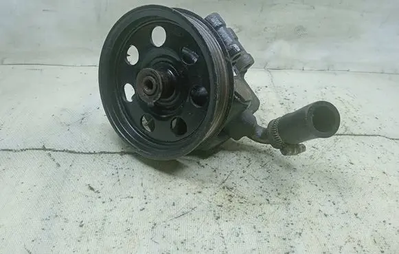 Ford Focus Power steering pump HBD-JC