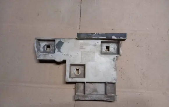 Volvo S70 V70 V70 XC Front bumper mounting bracket 9151503