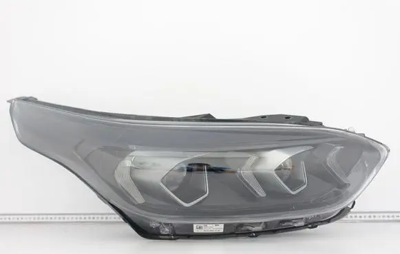 KIA Ceed Headlight/headlamp 92102J500