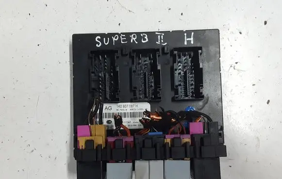Skoda Superb B6 (3T) Central body control module 1K0937087H 5DK00966505