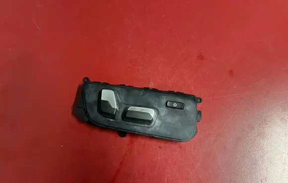BMW X6 G06 Seat control switch 6801472