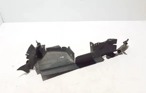 Chrysler Pacifica Intercooler air guide/duct channel 68229144AD