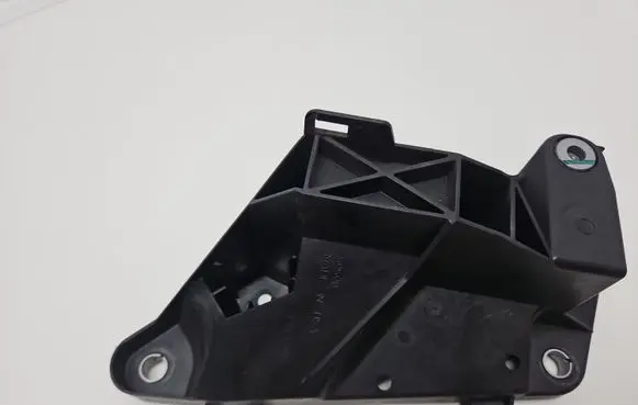 Chrysler Pacifica Radiator support slam panel bracket 68292239AB