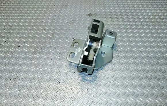 Loading door lock