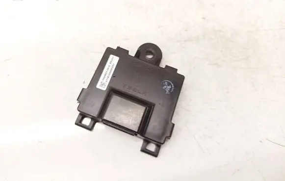 Tesla Model S Other control units/modules 106965100D