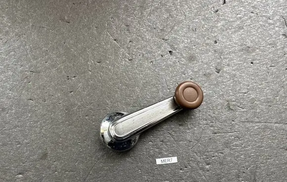 Nissan Patrol 160 Front door window winding handle 80760C7101