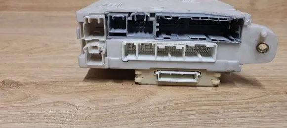 Lexus GS 300 350 430 450H Fuse module 8267230120