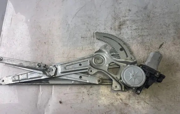 Daihatsu Sirion Front door window regulator with motor 