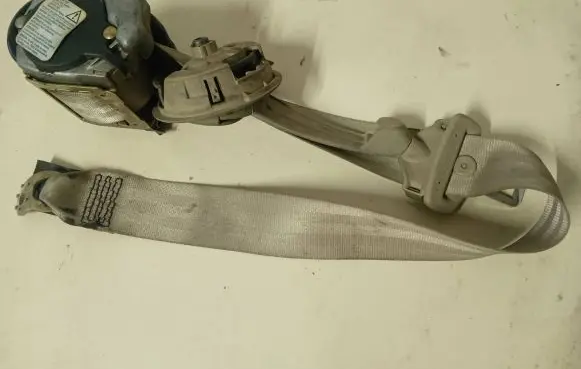 Audi A8 S8 D2 4D Rear seatbelt 4D0857805C